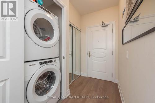 1007 - 9085 Jane Street, Vaughan, ON - Indoor Photo Showing Laundry Room