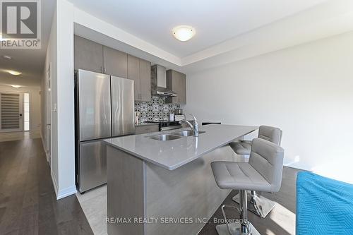 19 - 15 Blacklock Street, Cambridge, ON - Indoor Photo Showing Kitchen With Double Sink