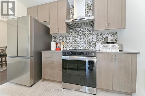 19 - 15 Blacklock Street, Cambridge, ON - Indoor Photo Showing Kitchen