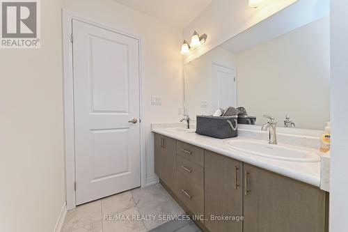 19 - 15 Blacklock Street, Cambridge, ON - Indoor Photo Showing Bathroom