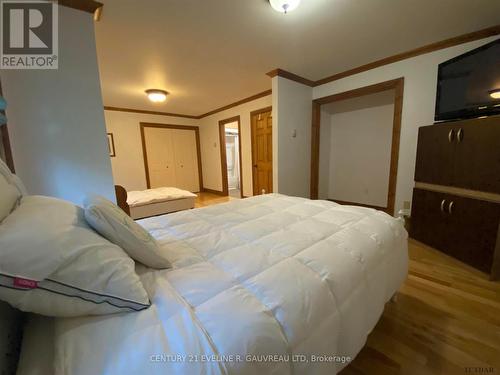 918183 Portage Bay Road, Coleman, ON - Indoor Photo Showing Bedroom