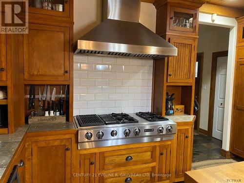 918183 Portage Bay Road, Coleman, ON - Indoor Photo Showing Kitchen