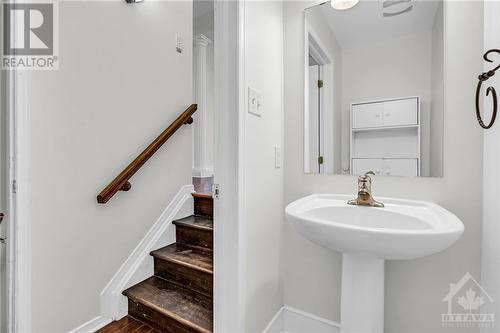 793 Valin Street, Ottawa, ON - Indoor Photo Showing Bathroom