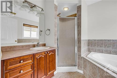 793 Valin Street, Ottawa, ON - Indoor Photo Showing Bathroom