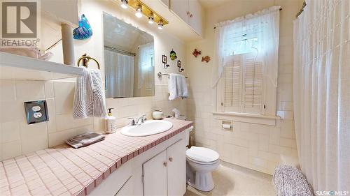 156 Connaught Crescent, Regina, SK - Indoor Photo Showing Bathroom