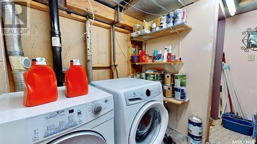 156 Connaught Crescent, Regina, SK - Indoor Photo Showing Laundry Room