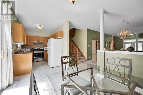 28 Titan Drive, Hamilton, ON - Indoor Photo Showing Kitchen