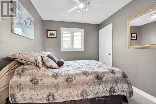 28 Titan Drive, Hamilton, ON - Indoor Photo Showing Bedroom