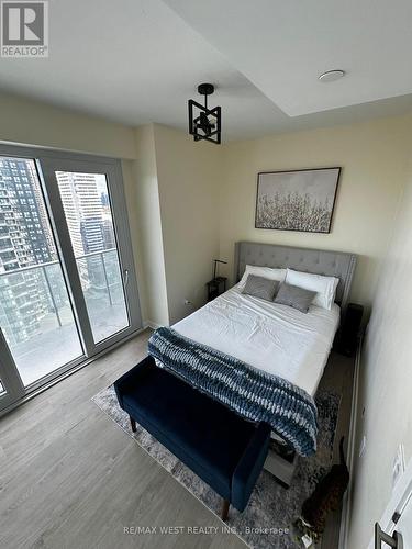 2708 - 3900 Confederation Parkway, Mississauga, ON - Indoor Photo Showing Bedroom