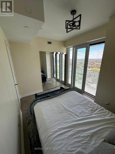 2708 - 3900 Confederation Parkway, Mississauga, ON - Indoor Photo Showing Bedroom