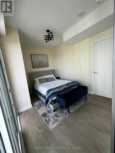 2708 - 3900 Confederation Parkway, Mississauga, ON - Indoor Photo Showing Bedroom