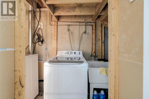 411 Woodmount Drive, Oshawa, ON - Indoor Photo Showing Laundry Room