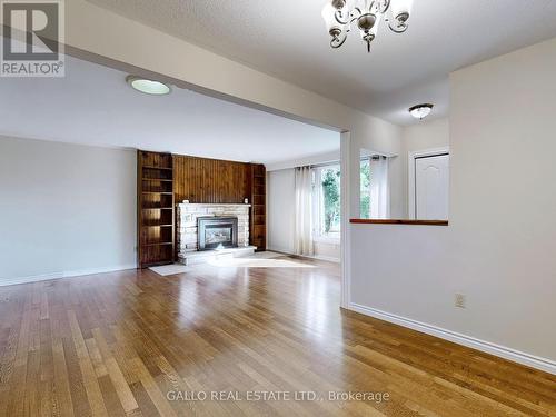 12220 Ninth Line, Whitchurch-Stouffville, ON - Indoor Photo Showing Living Room With Fireplace