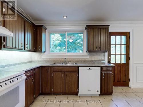 12220 Ninth Line, Whitchurch-Stouffville, ON - Indoor Photo Showing Kitchen With Double Sink