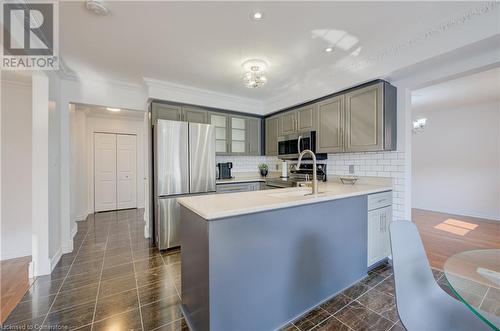 95 Sprucedale Crescent, Kitchener, ON - Indoor Photo Showing Kitchen