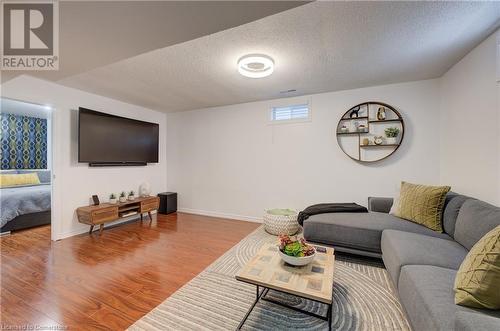 95 Sprucedale Crescent, Kitchener, ON - Indoor Photo Showing Living Room