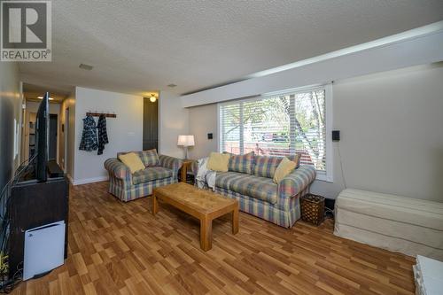 2734 Upland Street, Prince George, BC - Indoor Photo Showing Living Room