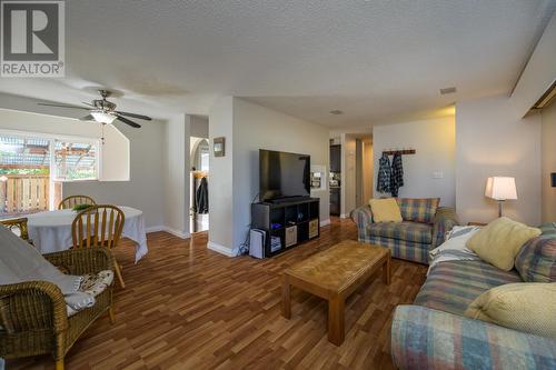 2734 Upland Street, Prince George, BC - Indoor Photo Showing Living Room