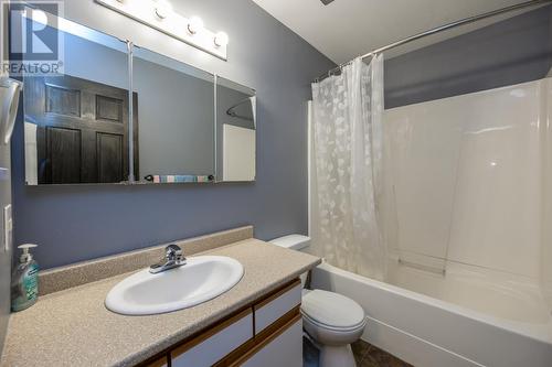 2734 Upland Street, Prince George, BC - Indoor Photo Showing Bathroom