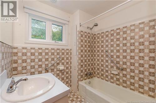 201 Bessborough Avenue, Moncton, NB - Indoor Photo Showing Bathroom