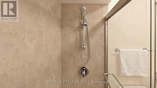 1404 Nesdale Court, Mississauga, ON - Indoor Photo Showing Bathroom