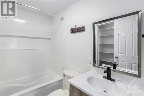 26 King Street, Smiths Falls, ON - Indoor Photo Showing Bathroom