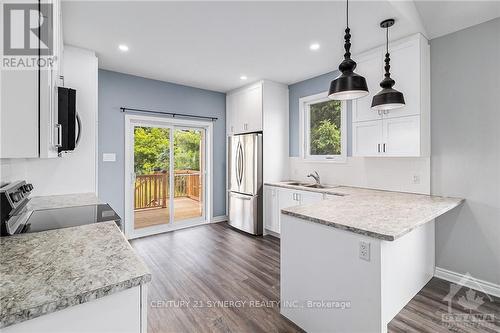 26 King Street, Lanark, ON - Indoor Photo Showing Kitchen With Double Sink With Upgraded Kitchen