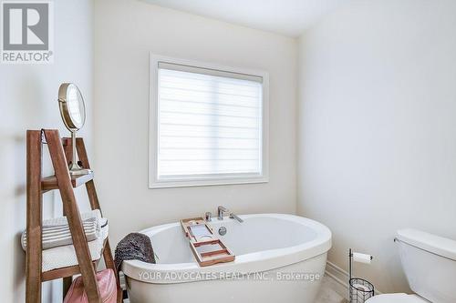 20 Drizzel Crescent, Richmond Hill, ON - Indoor Photo Showing Bathroom