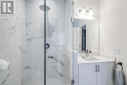 20 Drizzel Crescent, Richmond Hill, ON - Indoor Photo Showing Bathroom