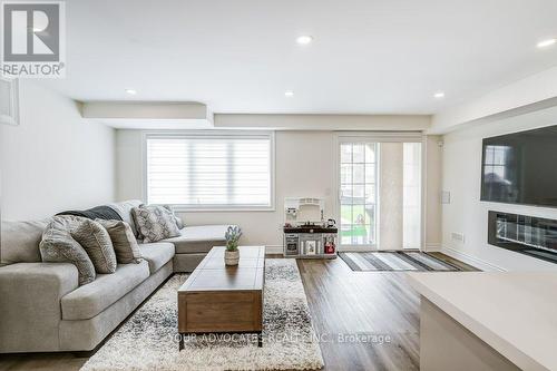 20 Drizzel Crescent, Richmond Hill, ON - Indoor Photo Showing Living Room With Fireplace