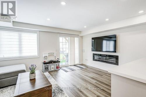 20 Drizzel Crescent, Richmond Hill, ON - Indoor Photo Showing Living Room With Fireplace