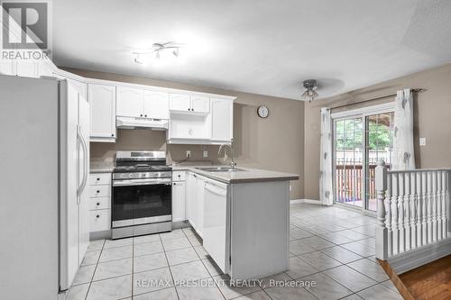 1370 Baycliffe Place, London, ON - Indoor Photo Showing Kitchen