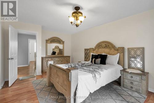 1370 Baycliffe Place, London, ON - Indoor Photo Showing Bedroom