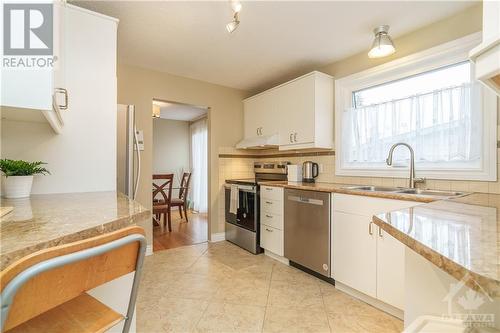 67 Woodmount Crescent, Ottawa, ON - Indoor Photo Showing Kitchen With Double Sink