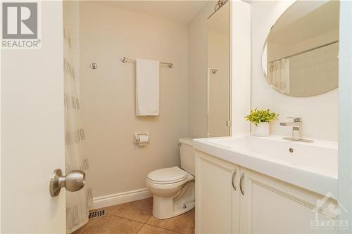 67 Woodmount Crescent, Ottawa, ON - Indoor Photo Showing Bathroom