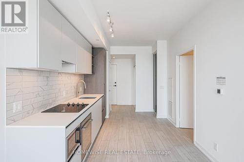 5101 - 55 Mercer Street, Toronto, ON - Indoor Photo Showing Kitchen