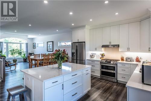 222 Anglesia Street N, Southampton, ON - Indoor Photo Showing Kitchen With Upgraded Kitchen