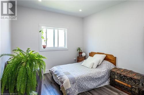 222 Anglesia Street N, Southampton, ON - Indoor Photo Showing Bedroom