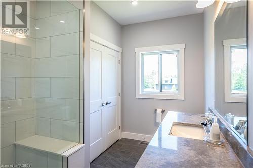 222 Anglesia Street N, Southampton, ON - Indoor Photo Showing Bathroom