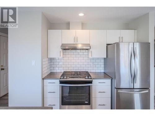 217 Greenwood Drive, Penticton, BC - Indoor Photo Showing Kitchen With Upgraded Kitchen