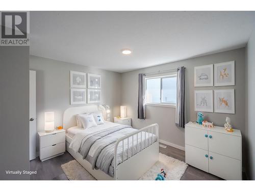 217 Greenwood Drive, Penticton, BC - Indoor Photo Showing Bedroom