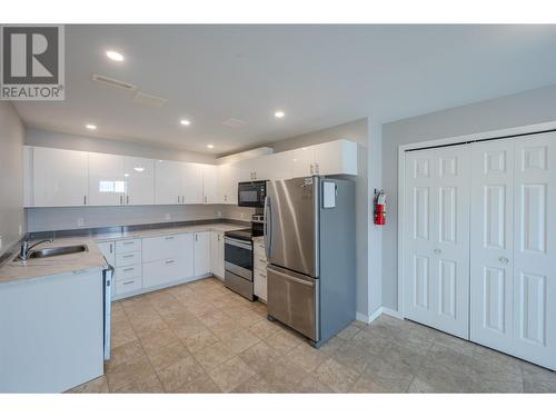 Basement Kitchen - 217 Greenwood Drive, Penticton, BC - Indoor Photo Showing Kitchen