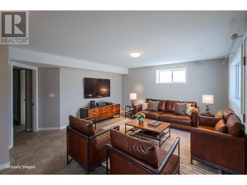 217 Greenwood Drive, Penticton, BC - Indoor Photo Showing Living Room