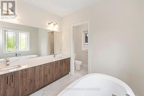 45 Raspberry Ridge Avenue, Caledon, ON - Indoor Photo Showing Bathroom