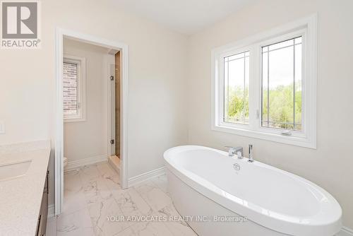 45 Raspberry Ridge Avenue, Caledon, ON - Indoor Photo Showing Bathroom