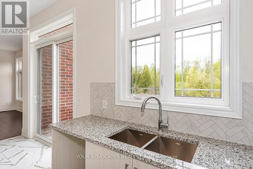 45 Raspberry Ridge Avenue, Caledon, ON - Indoor Photo Showing Kitchen With Double Sink