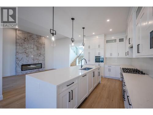 1125 Antler Drive, Penticton, BC - Indoor Photo Showing Kitchen With Upgraded Kitchen