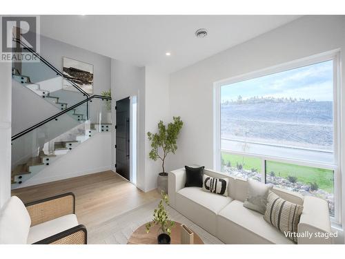 1125 Antler Drive, Penticton, BC - Indoor Photo Showing Garage