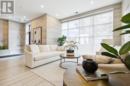 308 - 1878 Gordon Street, Guelph, ON - Indoor Photo Showing Living Room