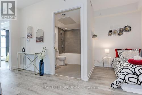 1708 - 161 Roehampton Avenue, Toronto, ON - Indoor Photo Showing Bedroom